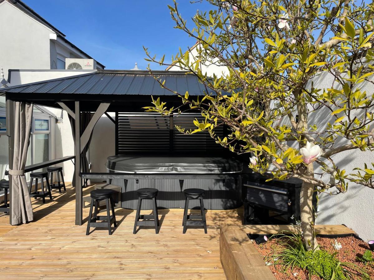 Deluxe Studios With Spa Included Portsmouth Exteriör bild