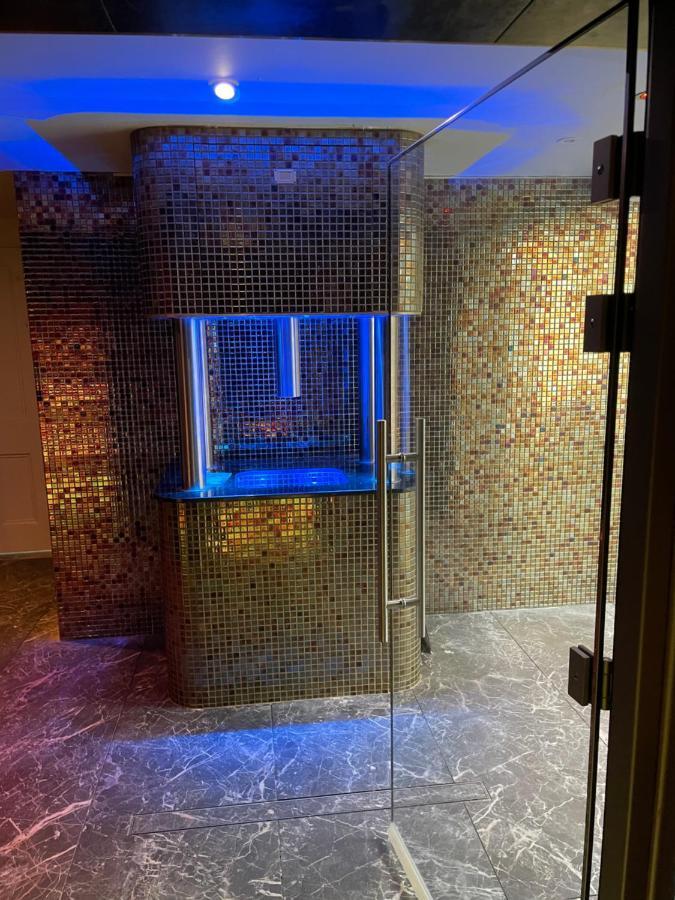 Deluxe Studios With Spa Included Portsmouth Exteriör bild
