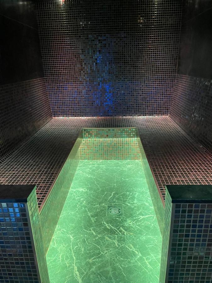 Deluxe Studios With Spa Included Portsmouth Exteriör bild